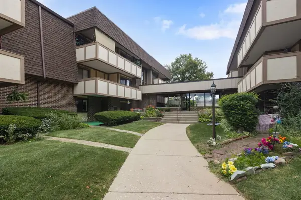 437 Cavalier Court #310, Dundee, IL 60118