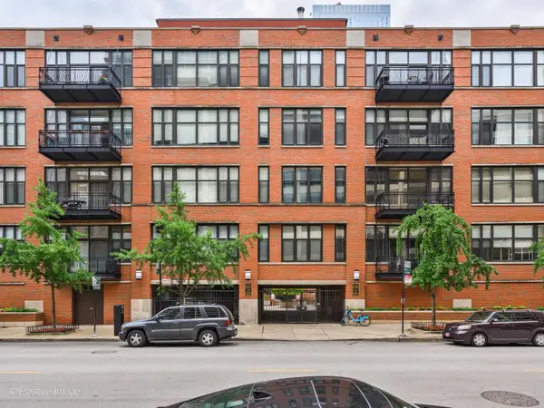 Address Withheld By Seller, Chicago, IL 60654