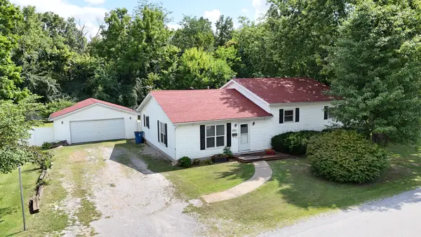 204 W Parrish Avenue, Benton, IL 62812