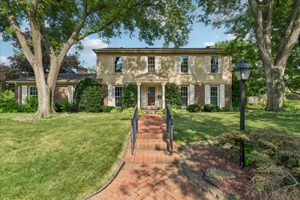 5641 Deerpath Lane, Downers Grove, IL 60516
