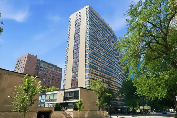 2930 N Sheridan Road #201, Chicago, IL 60657