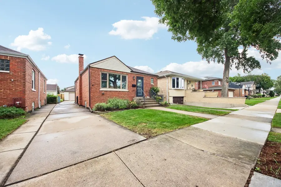5724 S Sayre Avenue, Chicago, IL 60638 - #2
