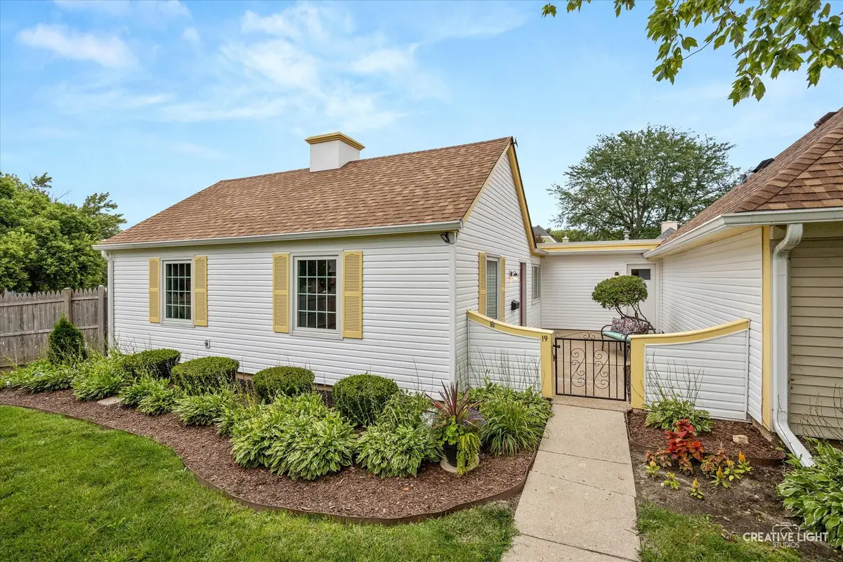 19 Garden Drive, Montgomery, IL 60538 - #1