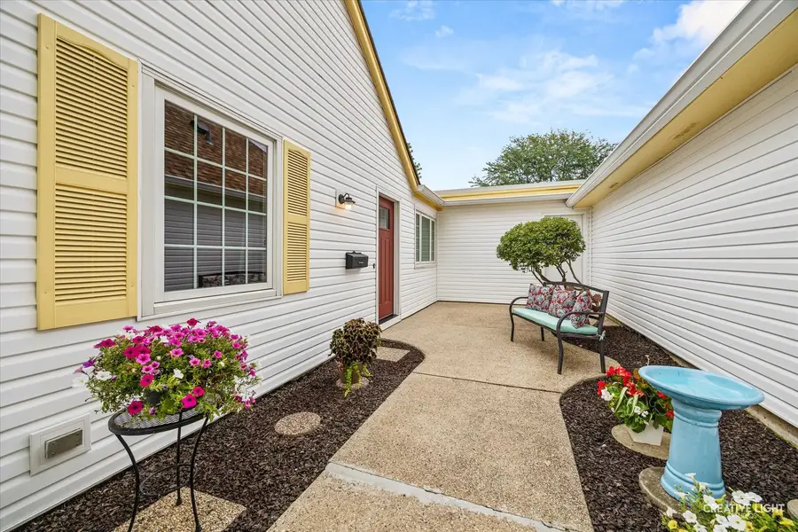 19 Garden Drive, Montgomery, IL 60538 - #2