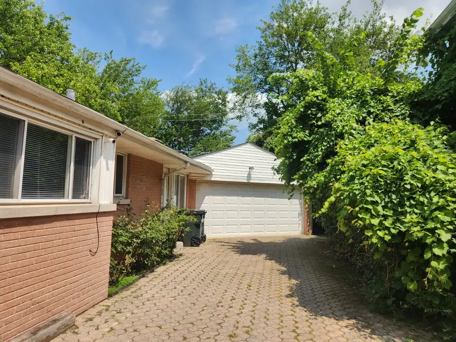 6647 N Lawndale Avenue, Lincolnwood, IL 60712 - #3