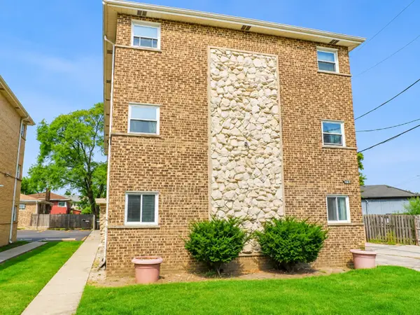 2440 River Road #1E, River Grove, IL 60171