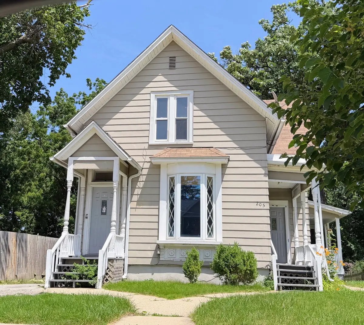 205 Perry Street, Elgin, IL 60123 - #1