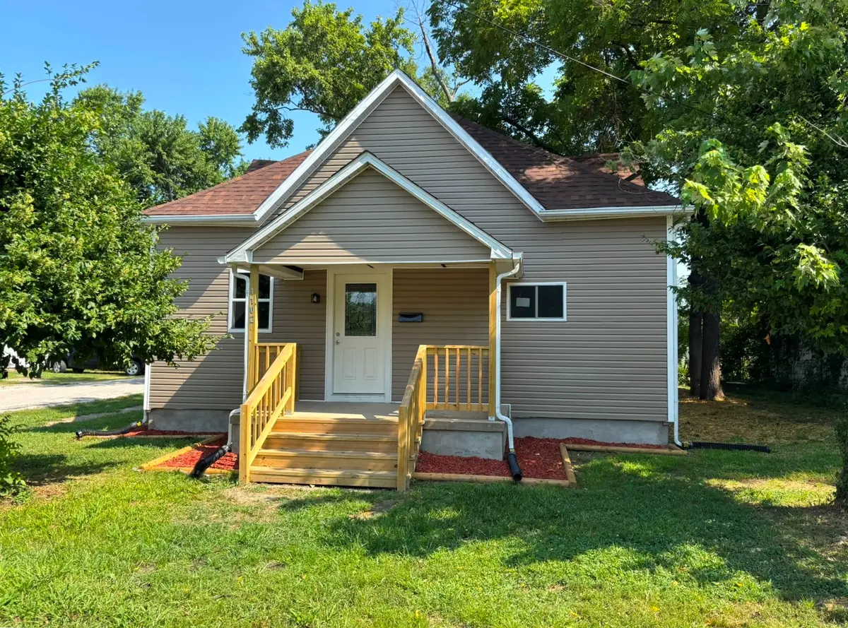 1102 E Church Street, Salem, IL 62881 - #1