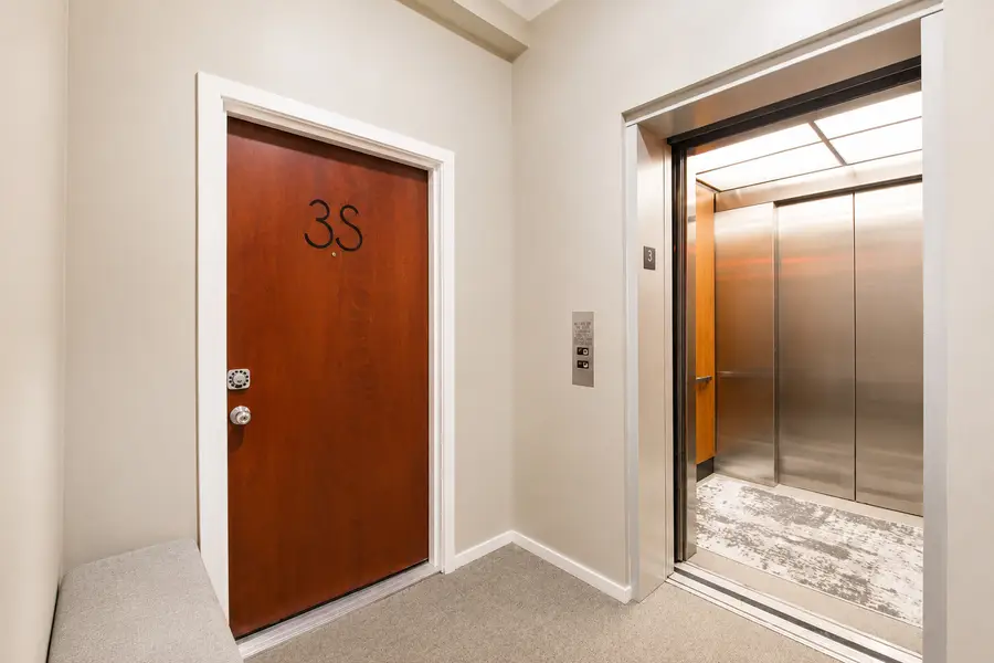 1872 N Damen Avenue #3S, Chicago, IL 60647 - #2