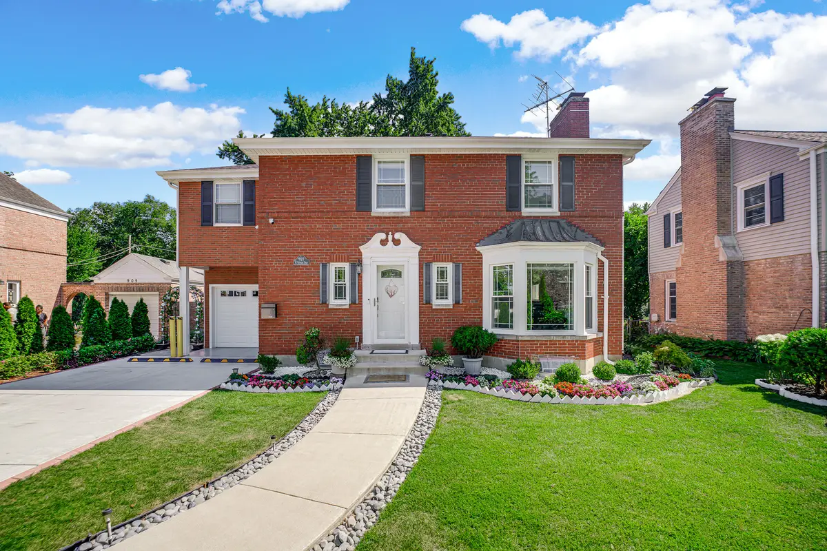 907 E Central Road, Mount Prospect, IL 60056 - #1