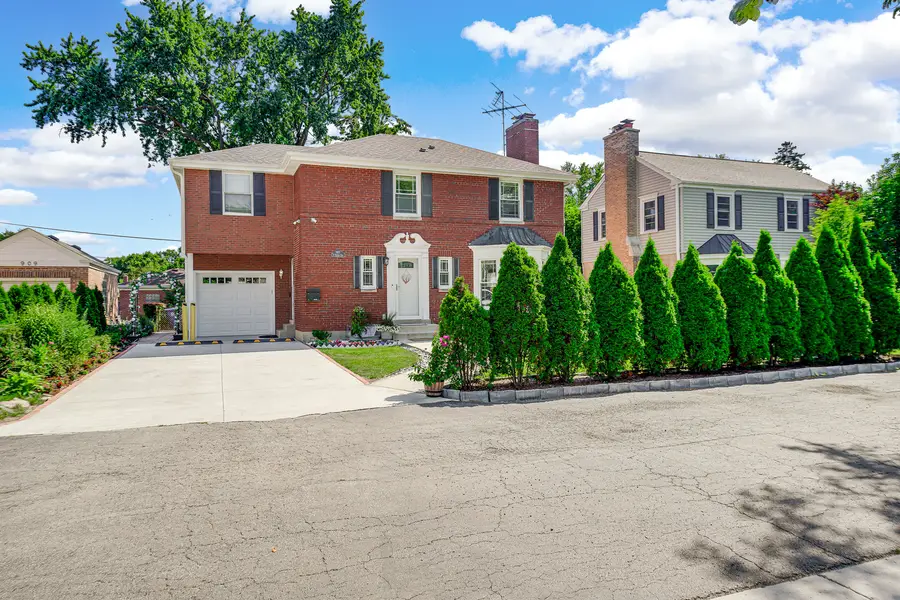 907 E Central Road, Mount Prospect, IL 60056 - #2