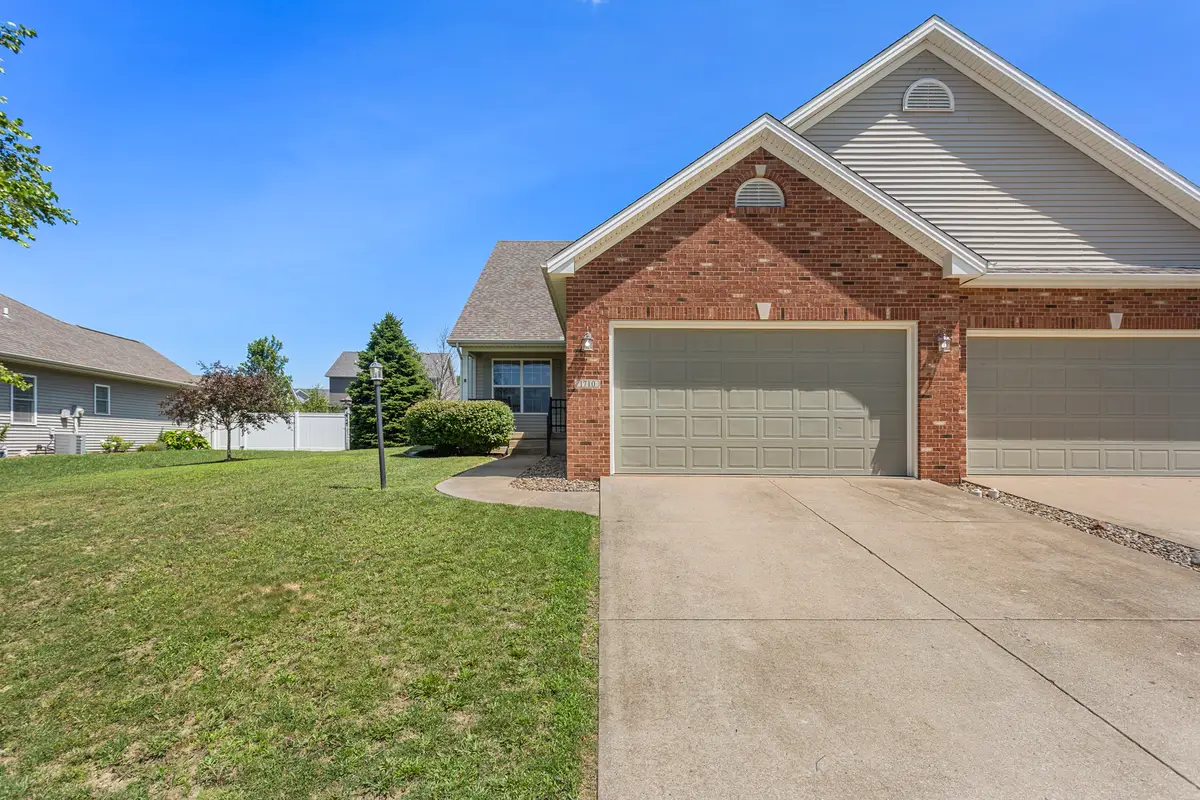 1710 Timber Wolf Lane, Mahomet, IL 61853 - #1