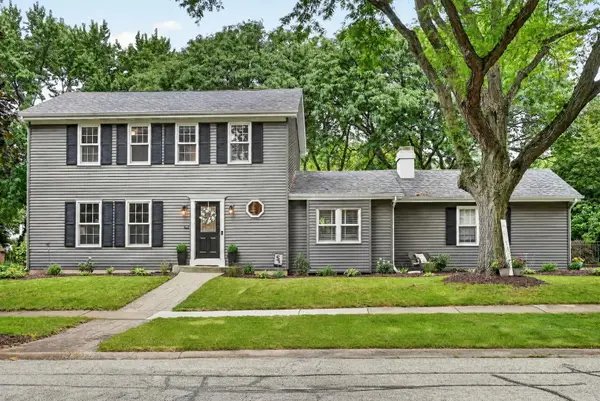114 Wakefield Lane, Geneva, IL 60134