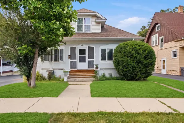 462 Locust Street, Elgin, IL 60123