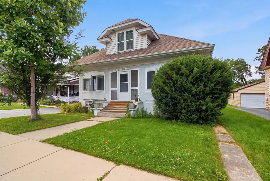 462 Locust Street, Elgin, IL 60123 - #3
