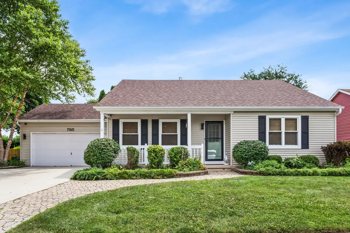 795 Springhill Court, Elgin, IL 60120 - #1