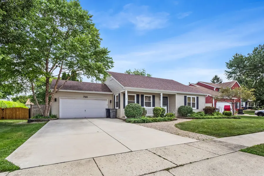 795 Springhill Court, Elgin, IL 60120 - #3
