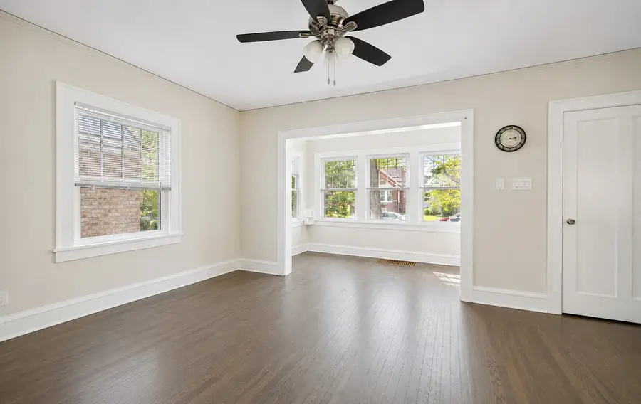2659 Lincolnwood Drive, Evanston, IL 60201 - #3