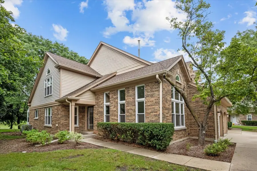 352 Satinwood Court N, Buffalo Grove, IL 60089 - #2