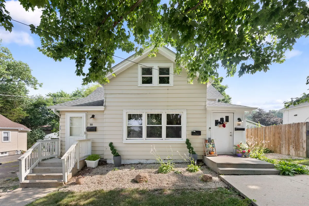 331-333 E Lincoln Avenue, Barrington, IL 60010 - #1