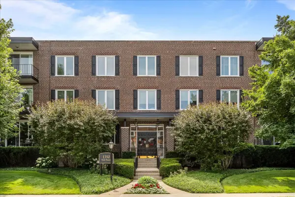 1350 N Western Avenue #111, Lake Forest, IL 60045