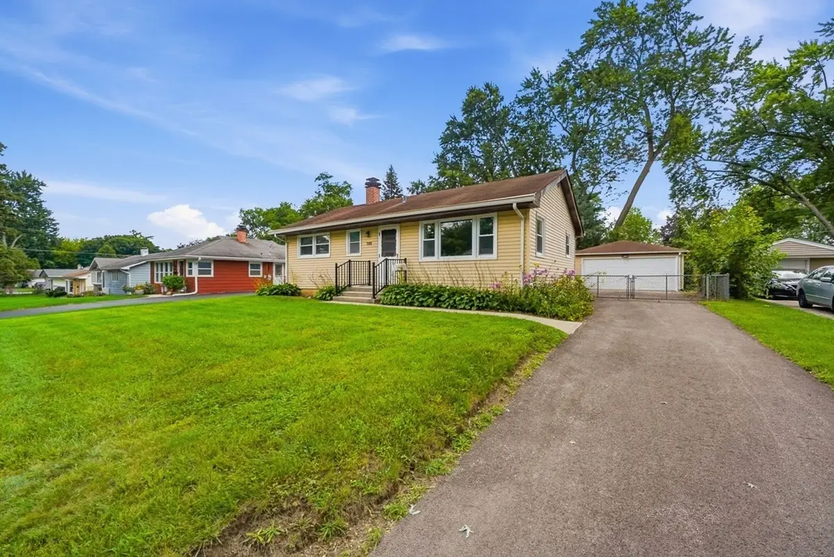 423 Lawrence Avenue, Grayslake, IL 60030 - #1