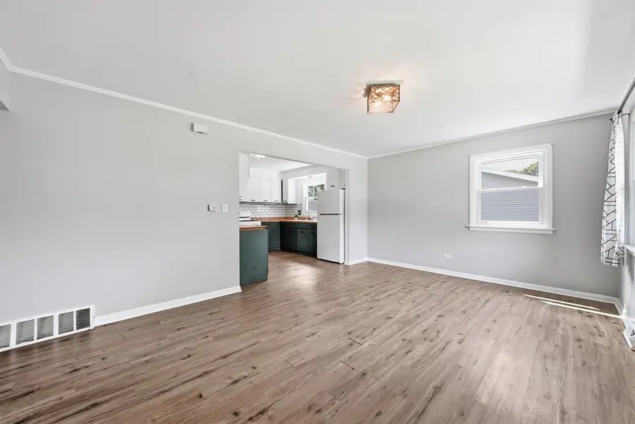 423 Lawrence Avenue, Grayslake, IL 60030 - #3