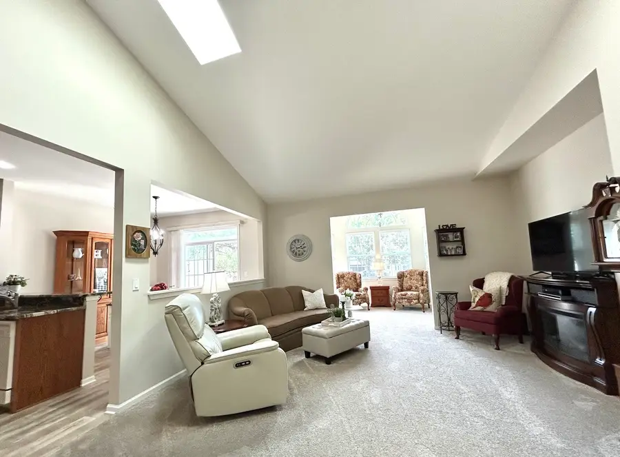 16123 Powderhorn Lake Way, Crest Hill, IL 60403 - #3