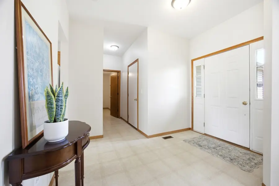 605 Tanglewood Trail, McHenry, IL 60050 - #2