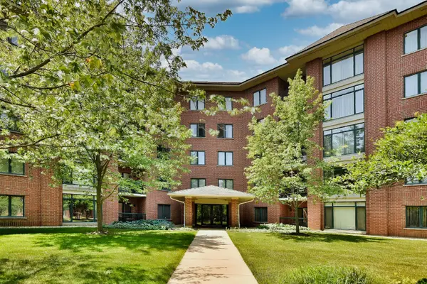 865 E 22nd. Street #102, Lombard, IL 60148