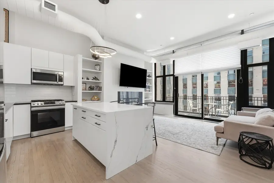 333 W Hubbard Street #1010, Chicago, IL 60654 - #2