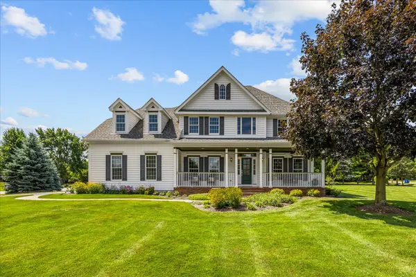 4N796 West Woods Court, St. Charles, IL 60175