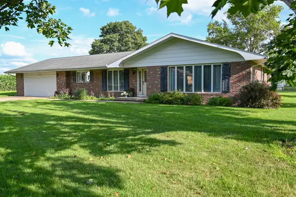 405 E Main Street, Royal, IL 61871
