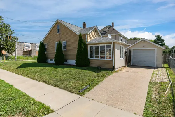 1004 16th Avenue, Moline, IL 61265