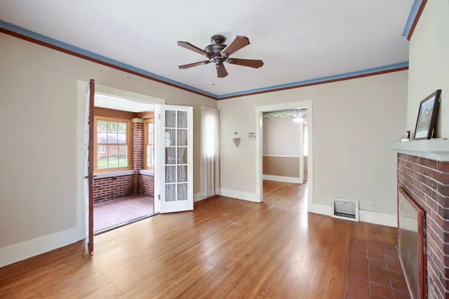 345 Vincent Place, Elgin, IL 60123 - #2