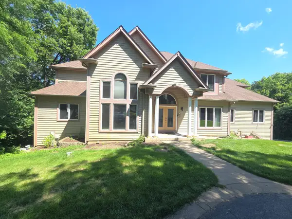 2 Echowood Drive, Algonquin, IL 60102