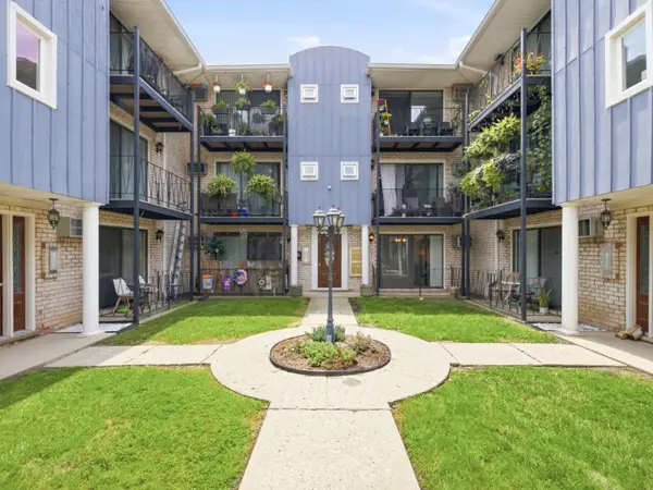 8517 W Catherine Avenue #181, Chicago, IL 60656