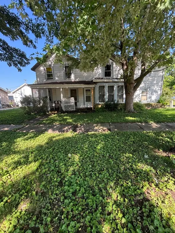 506 Paddock Avenue, Ashton, IL 61006