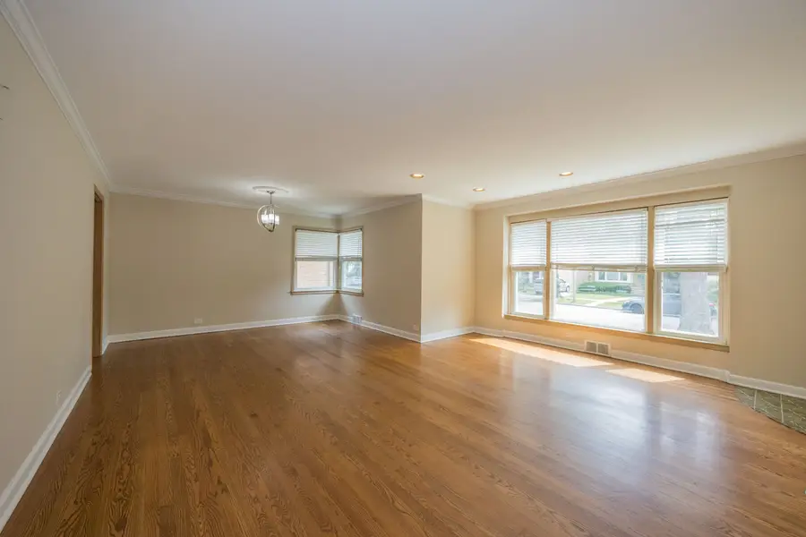 7918 Kolmar Avenue, Skokie, IL 60076 - #3