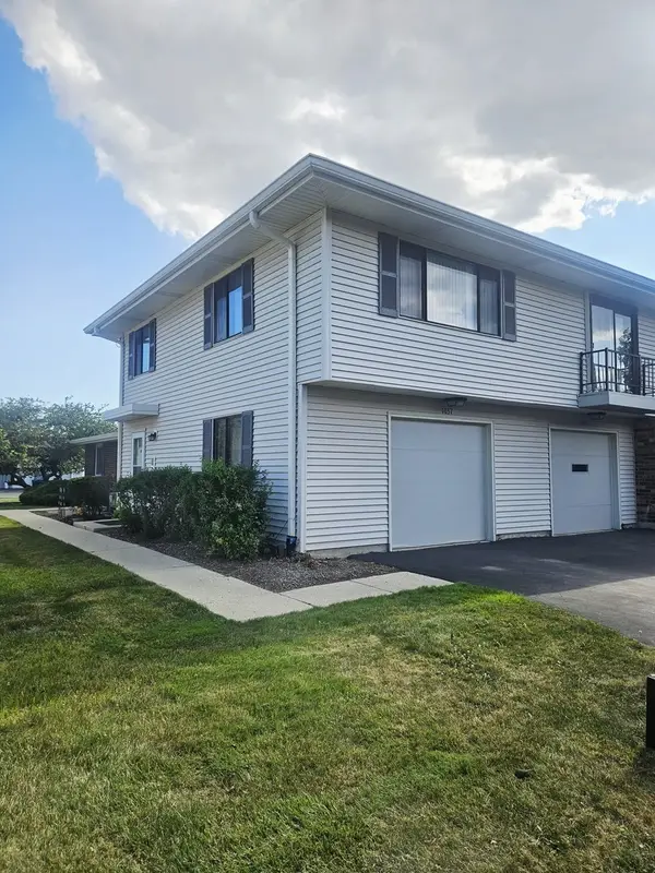 1037 Quanset Court #1037, Schaumburg, IL 60194