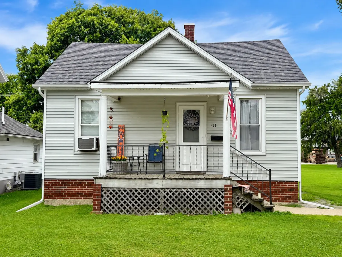 414 Locust Street, Minonk, IL 61760 - #1