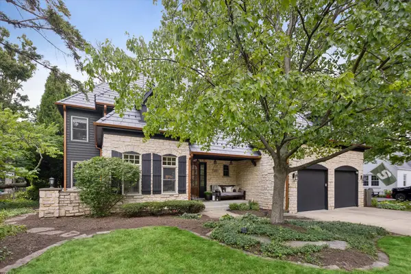 678 Oak Street, Glen Ellyn, IL 60137