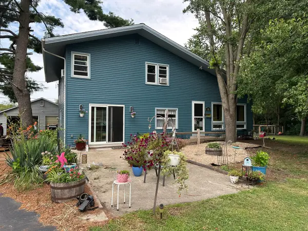 320 E Lincoln Avenue, Watseka, IL 60970