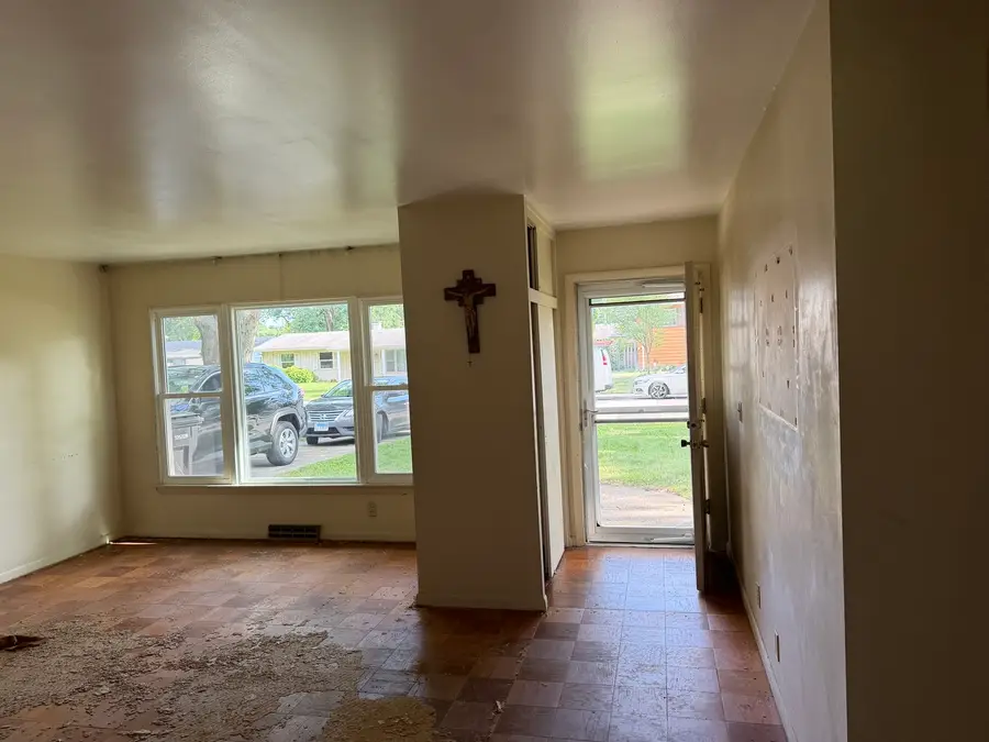 21 Scarsdale Road, Montgomery, IL 60538 - #3