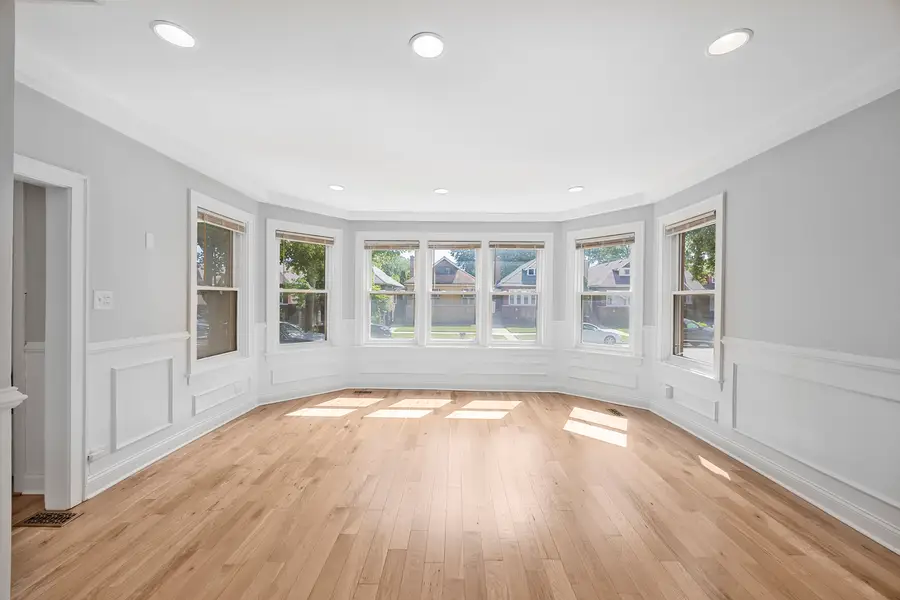 8526 S Euclid Avenue, Chicago, IL 60617 - #3
