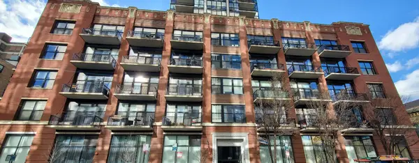 210 S Desplaines Street #512, Chicago, IL 60661