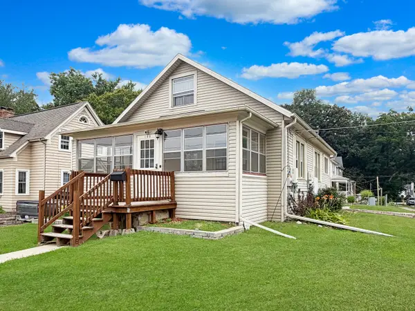103 N Sunset Avenue, Freeport, IL 61032