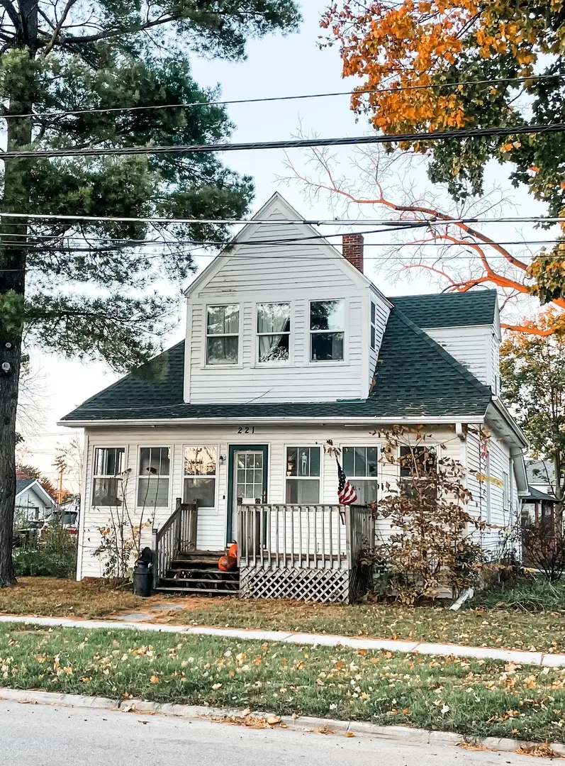 221 E Main Street, Genoa, IL 60135 - #1