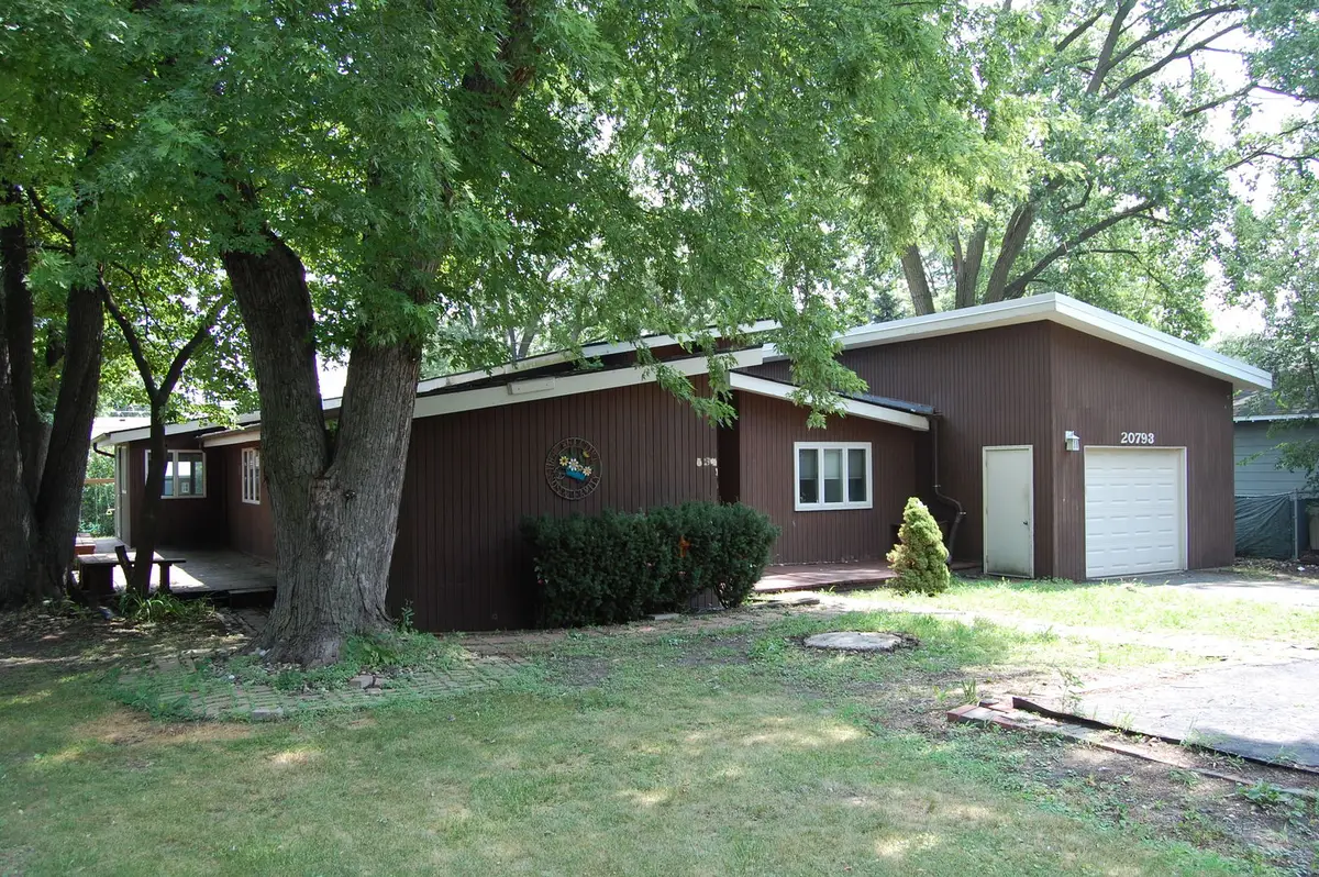 20793 N Florence Avenue, Prairie View, IL 60069 - #1