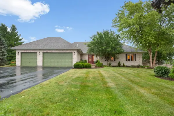 8404 Squirrel Drive, Spring Grove, IL 60081